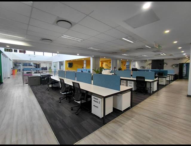2,905M² OFFICE TO LET IN BRYANSTON